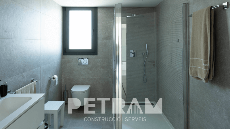 petram-castelldefels-bano